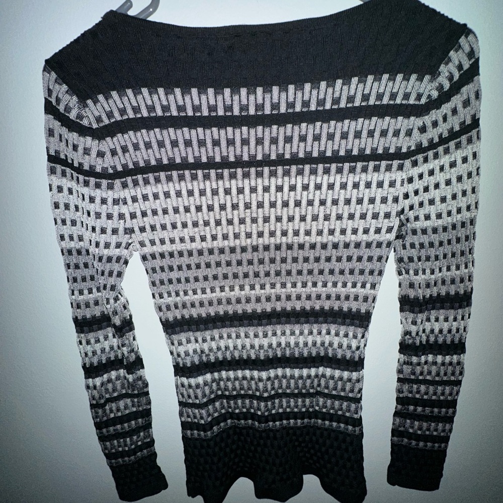 long sleeve whitehouse blackmarket black and silver